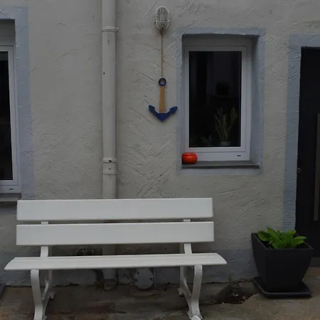 Wohnen Am Ufer Der Mosel In * Trier