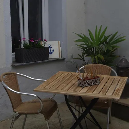 Wohnen Am Ufer Der Mosel In *