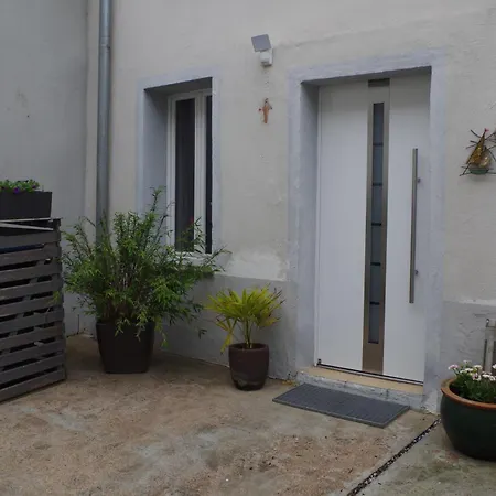 Wohnen Am Ufer Der Mosel In *