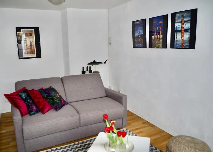 Wohnen Am Ufer Der Mosel In Trier