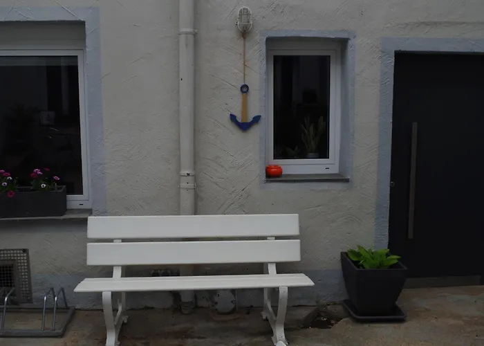 Wohnen Am Ufer Der Mosel In * Trier