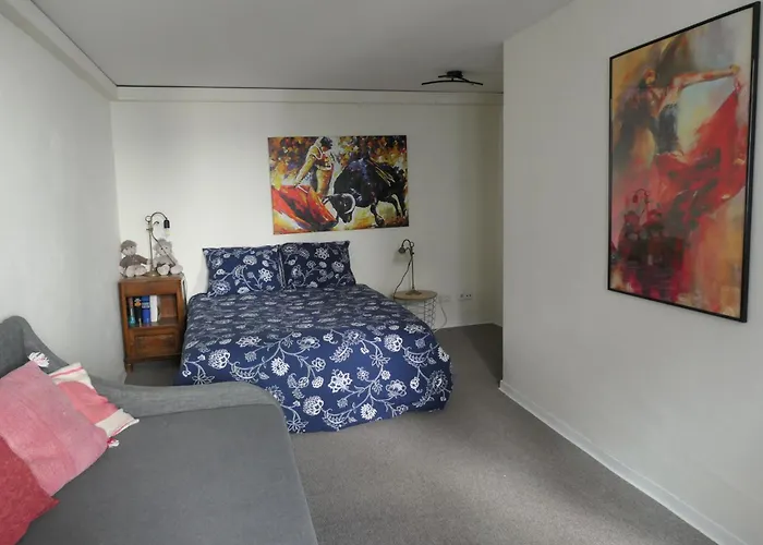 Wohnen Am Ufer Der Mosel In *